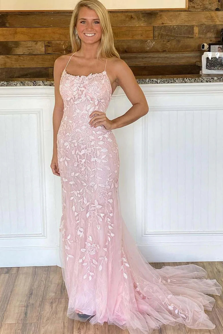 Vestido de fiesta largo de sirena con tirantes finos, espalda descubierta y apliques, con cola